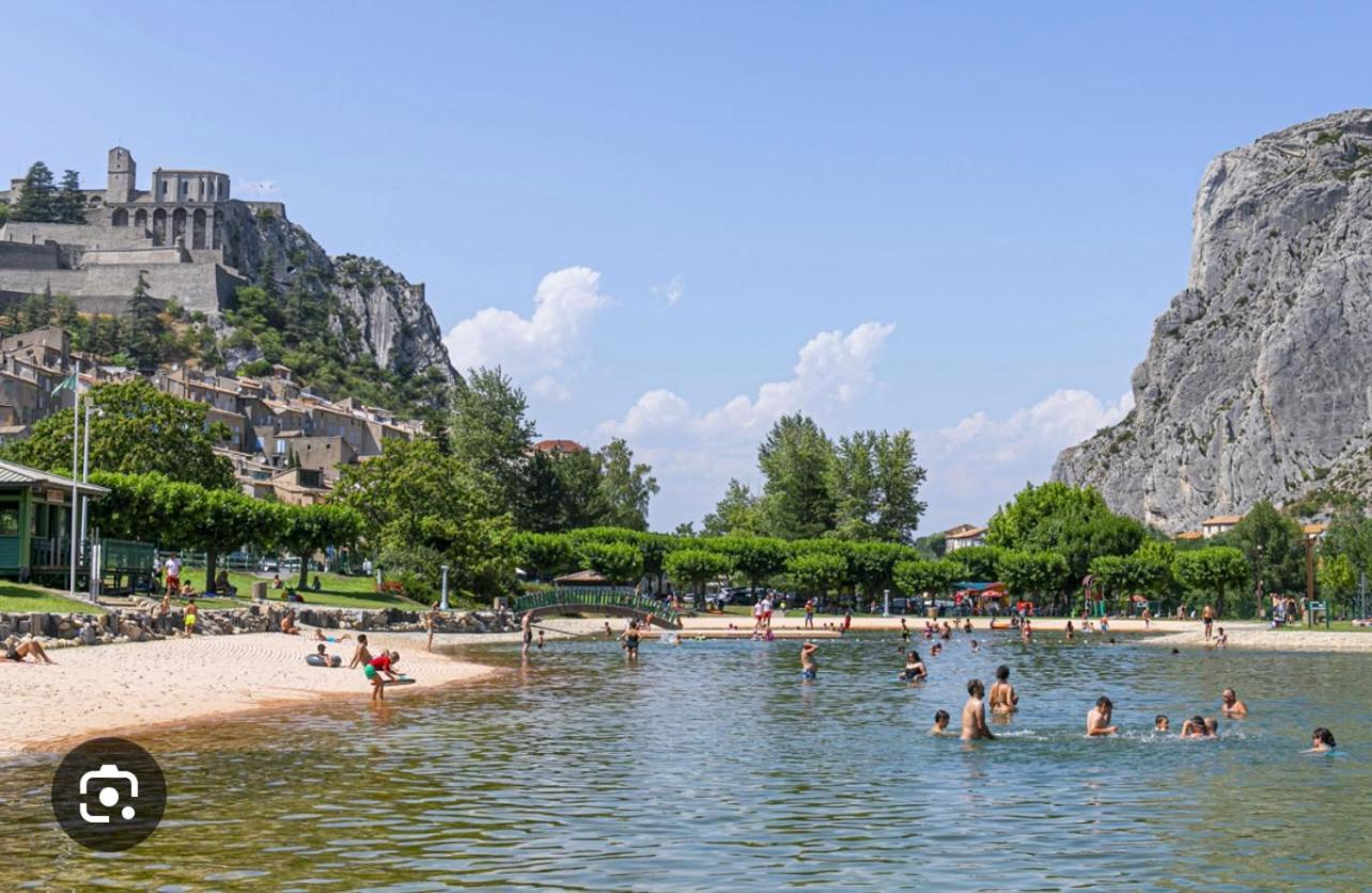 Tour De Babel Leilighet Sisteron Eksteriør bilde